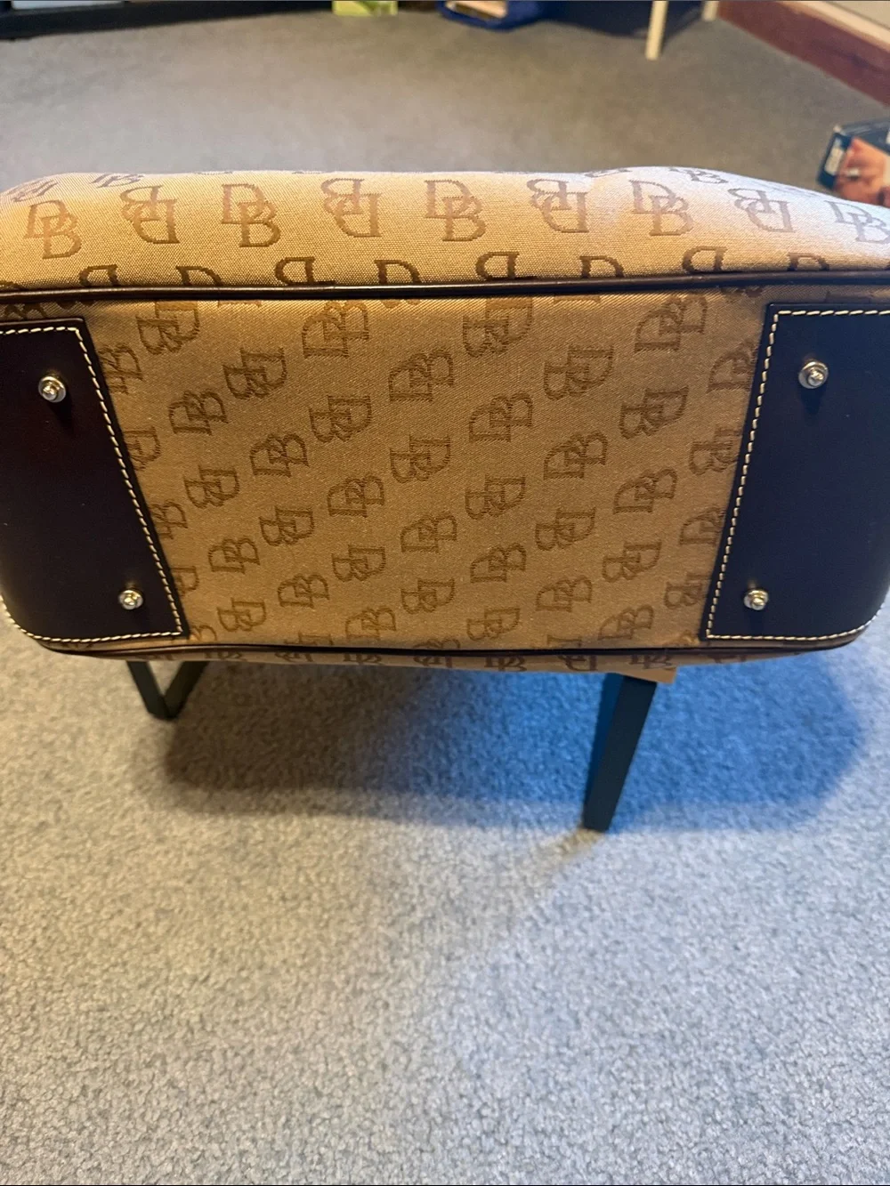 Dooney & Bourke Tan & Brown Monogram Large Canvas w/ leather Shoulder Bag - Picture 4 of 8